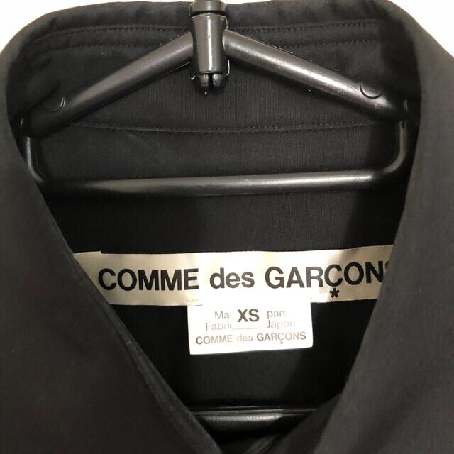 COMME des GARCONS(コムデギャルソン)のコムデギャルソン 人気 黒フリル ロング丈ブラウスXSサイズ レディースのトップス(シャツ/ブラウス(長袖/七分))の商品写真