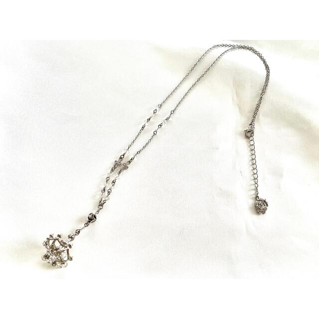 axes femme(アクシーズファム)のaxes femme アクシーズファム　シャンデリアネックレス　シルバーカラー レディースのアクセサリー(ネックレス)の商品写真