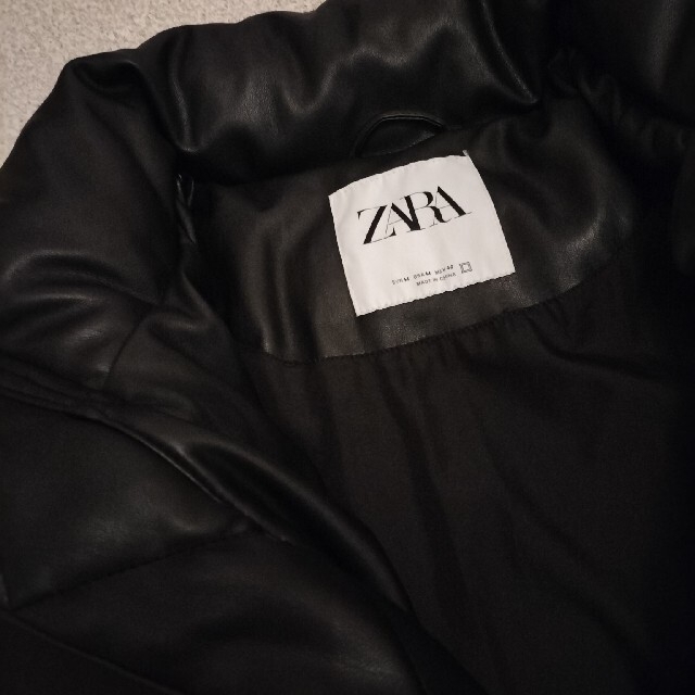 ZARA(ザラ)のZARAフェイクレザーパフジャケット完売品 メンズのジャケット/アウター(レザージャケット)の商品写真