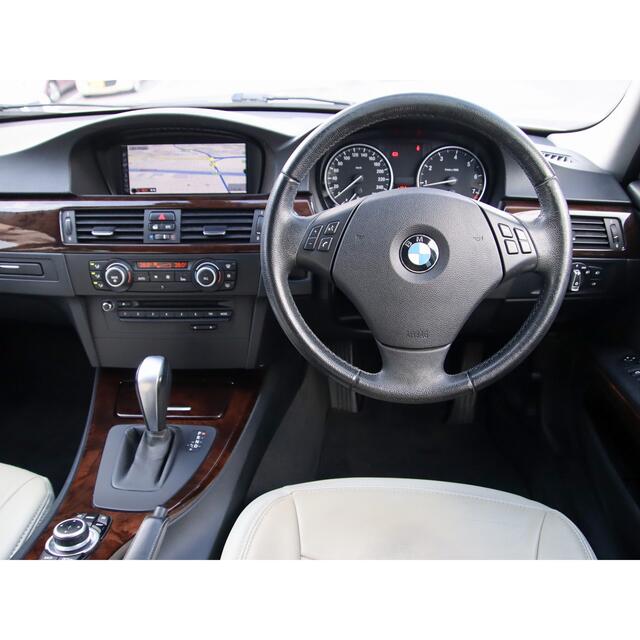 BMW - BMW 3シリーズツーリングカスタム 後期型 ブラック18AW 車検2年 BMW - BMW 3シリーズツーリングカスタム 後期型 ブラック18AW 車検2年