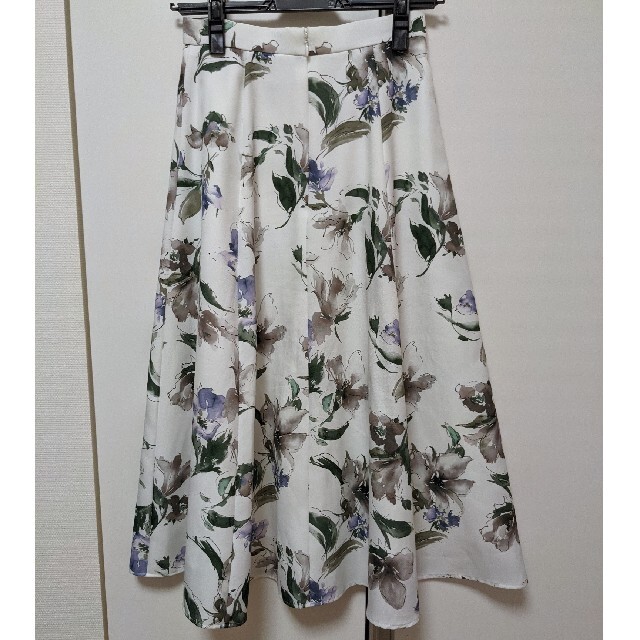 JUSGLITTY(ジャスグリッティー)の水彩フラワープリントスカート レディースのスカート(ロングスカート)の商品写真