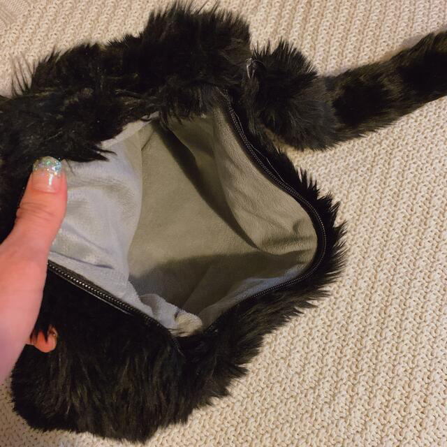 黒猫🐈‍⬛モコモコクラッチバッグ レディースのバッグ(クラッチバッグ)の商品写真