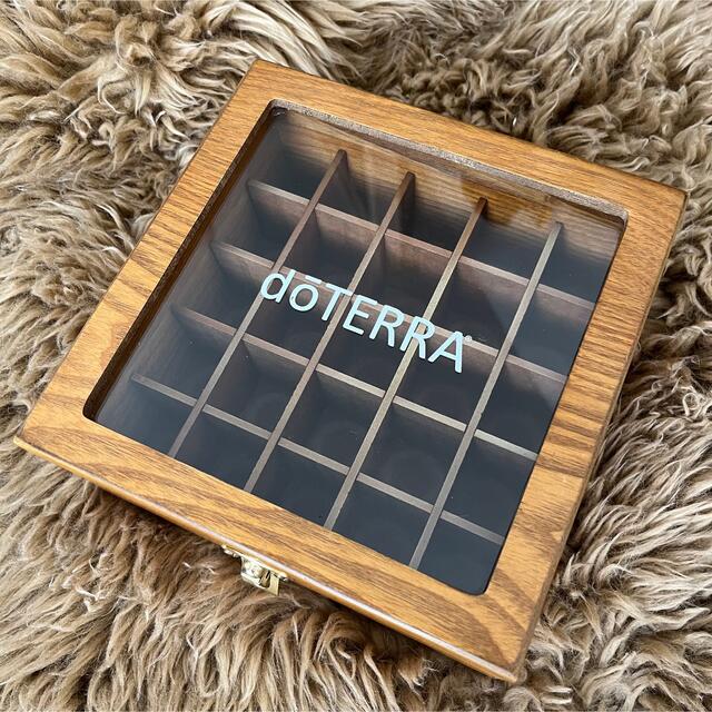 doTERRA  ドテラ　ウッドボックス　25本　収納ボックス コスメ/美容のリラクゼーション(アロマグッズ)の商品写真