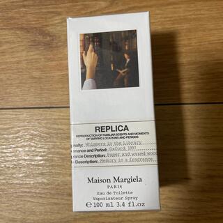 マルタンマルジェラ(Maison Martin Margiela)のメゾン マルジェラ レプリカ ウィスパーズ イン ザ ライブラリー 100ml(香水(女性用))