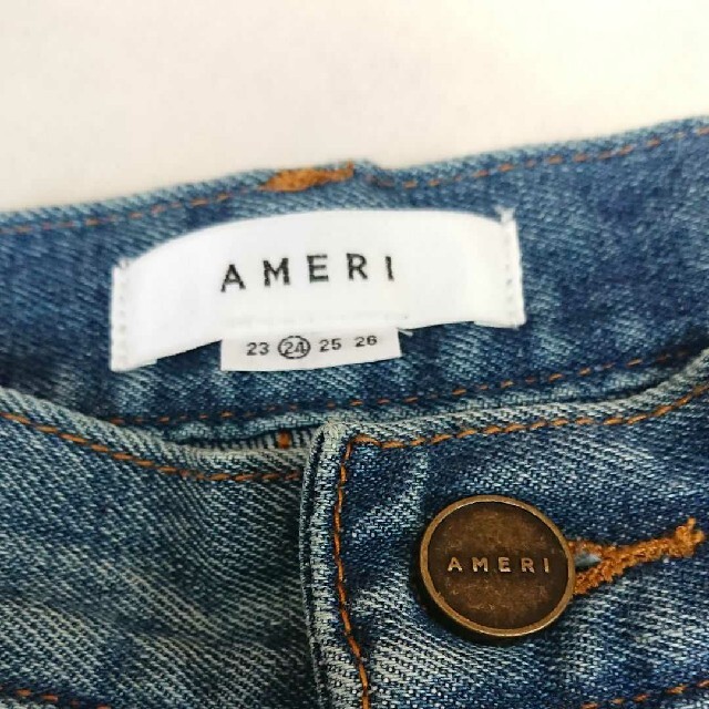 Ameri VINTAGE(アメリヴィンテージ)の【1回着】AMERI アメリ デニム ZIPPER STRAIGHT DENIM レディースのパンツ(デニム/ジーンズ)の商品写真