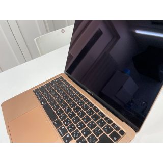アップル(Apple)のM1 MacBookAirゴールド(ノートPC)