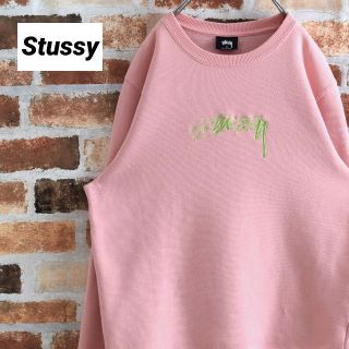 ステューシー(STUSSY)の《ステューシー》グリーン系センター刺繍ロゴ　ピンク　Sサイズ　スウェット(スウェット)