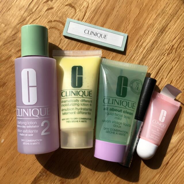 CLINIQUE(クリニーク)の新品 クリニーク CLINIQUE ギフトセット 5点セット コスメ/美容のキット/セット(サンプル/トライアルキット)の商品写真