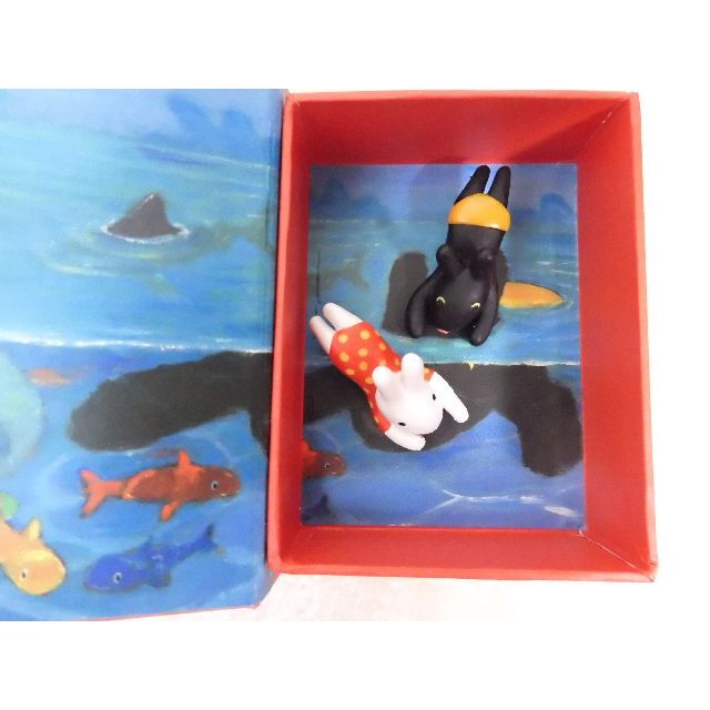 リサとガスパール　絵本ボックス　ジオラマ　マグネット　3種 エンタメ/ホビーのおもちゃ/ぬいぐるみ(キャラクターグッズ)の商品写真