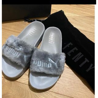 プーマ(PUMA)のPUMA FENTY ファーサンダル(サンダル)