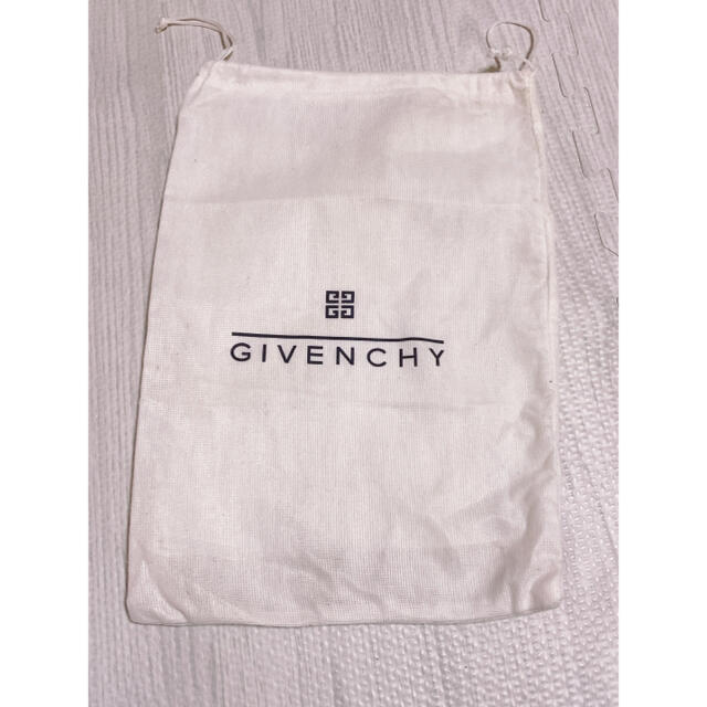 GIVENCHY(ジバンシィ)のH712 正規　GIVENCHY ジバンシー　22×33 保存袋　袋　白　巾着 レディースのバッグ(ショップ袋)の商品写真