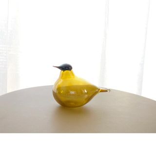 イッタラ(iittala)のNuutajarvi Chiffchaff イエロー バード 尾にチップあり(置物)