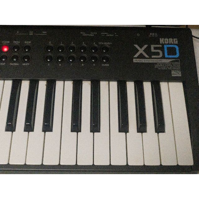 KORG(コルグ)の美品 KORG X5D シンセサイザー 状態良好 楽器の鍵盤楽器(キーボード/シンセサイザー)の商品写真