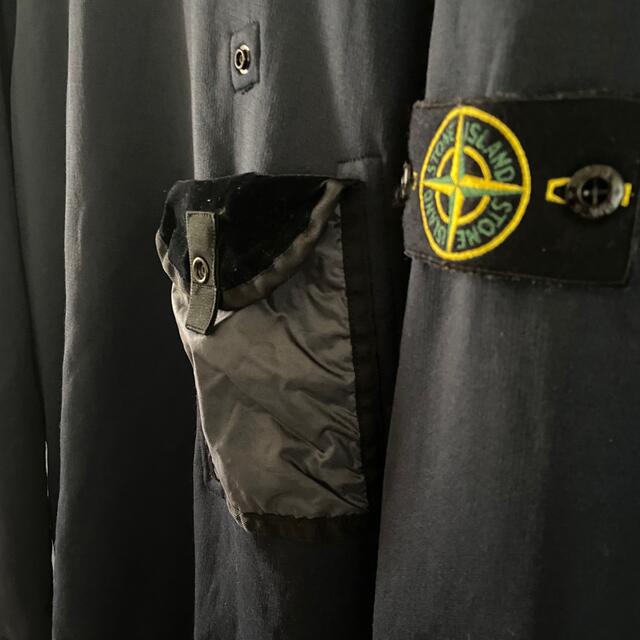 STONE ISLAND(ストーンアイランド)の美品　STONE ISLAND ナイロン胸ポケット　スウェット　ネイビー メンズのトップス(スウェット)の商品写真