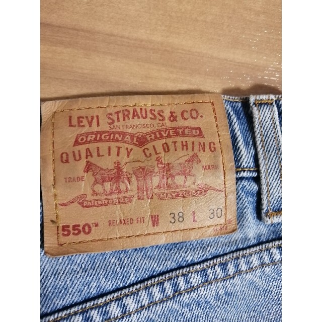 Levi's(リーバイス)のLevi's リーバイス550 バギーデニム ジーンズ テーパードパンツ w38 メンズのパンツ(デニム/ジーンズ)の商品写真
