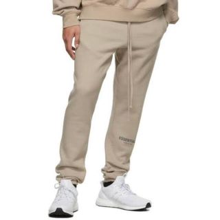 FEAR OF GOD - ESSENTIALS(エッセンシャルズ) スウェットパンツ TAN