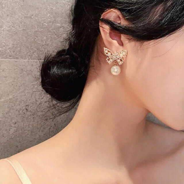 Dior(ディオール)のPerl butterfly pierce レディースのアクセサリー(ピアス)の商品写真