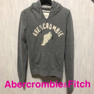 アバクロンビーアンドフィッチ(Abercrombie&Fitch)のAbercrombie&Fitch☆グレー　パーカー  S(パーカー)