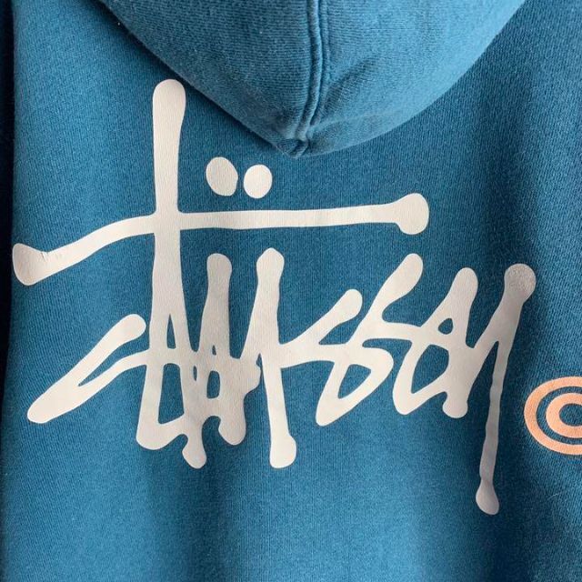 希少 STUSSY ステューシー バックプリント ジップアップパーカー Cロゴ