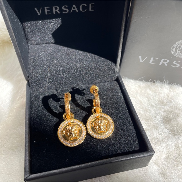 最大74%OFFクーポン最大74%OFFクーポンVERSACE ピアス 片耳のみ ピアス