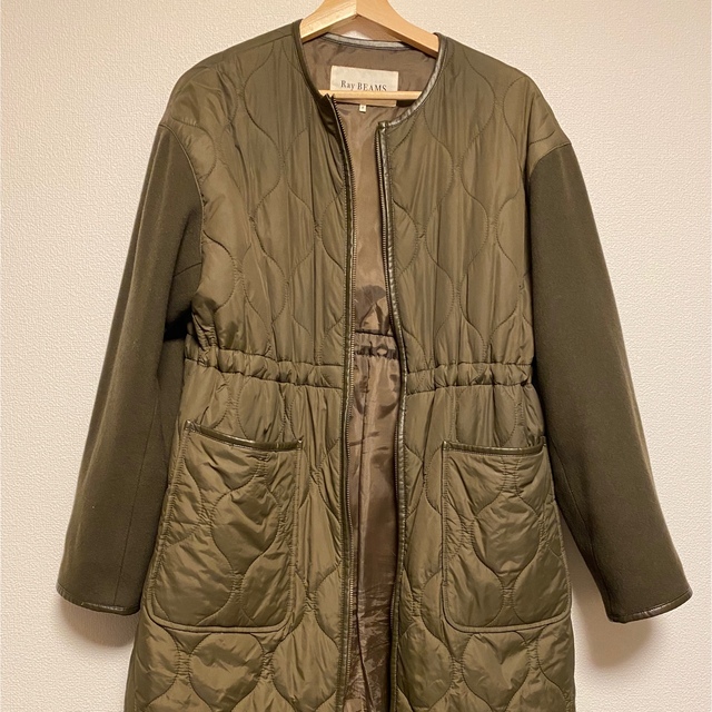 Ray BEAMS(レイビームス)のRay BEAMS / 袖キリカエ キルティング コート レディースのジャケット/アウター(ロングコート)の商品写真