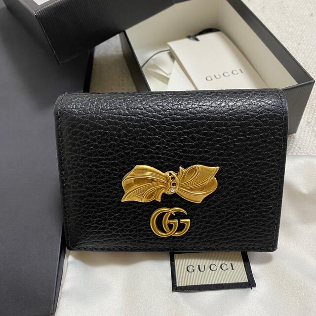 Gucci(グッチ)の美品 GUCCI 折り財布 コンパクト ボウ マーモント 黒 リボン レザー レディースのファッション小物(財布)の商品写真