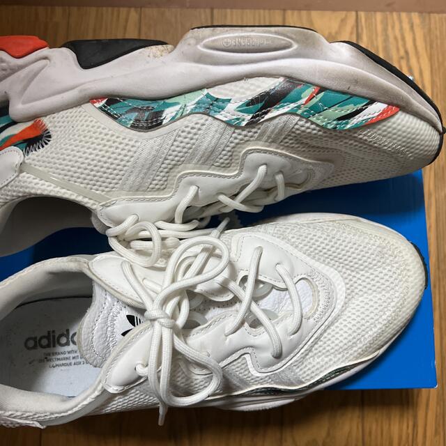 adidas(アディダス)のadidas スニーカー　白　ホワイト　FZ4104 メンズの靴/シューズ(スニーカー)の商品写真