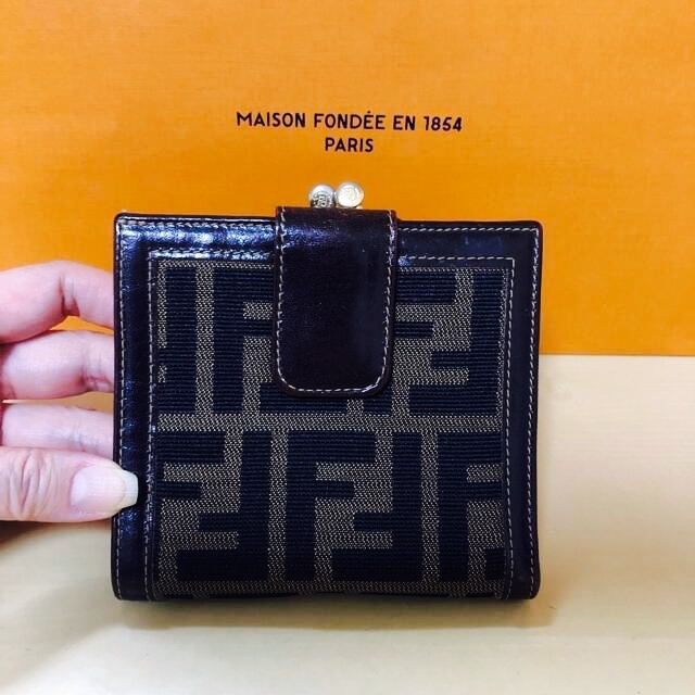 FENDI(フェンディ)の💕FENDI💕二つ折りがま口財布💕 レディースのファッション小物(財布)の商品写真