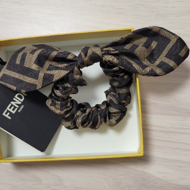 FENDI シュシュ