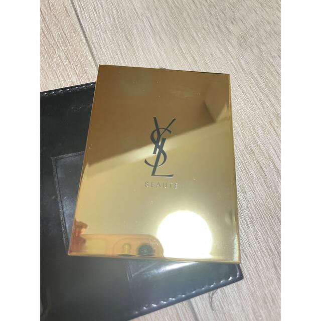 Yves Saint Laurent Beaute(イヴサンローランボーテ)のサンローラン　かがみ レディースのファッション小物(ミラー)の商品写真