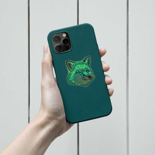 MAISON KITSUNE'(メゾンキツネ)のメゾンキツネ Green Fox iPhone12/12 Pro ケース スマホ/家電/カメラのスマホアクセサリー(モバイルケース/カバー)の商品写真