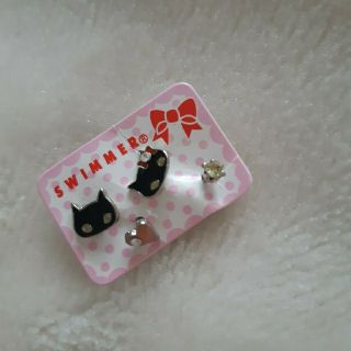 スイマー(SWIMMER)のswimmer　スイマー　ピアス　黒猫　ねこちゃん　ハート　キラキラ(ピアス)