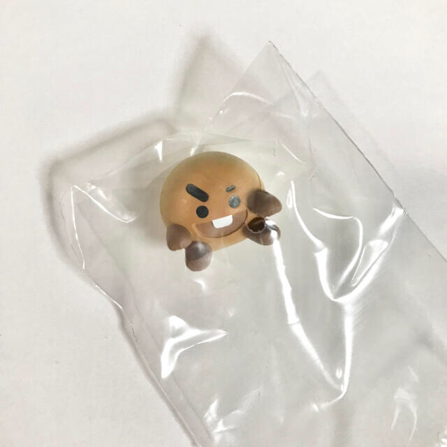 防弾少年団(BTS)(ボウダンショウネンダン)のBT21 ハグコット　SHOOKY シューキー ガチャ　ユンギ　SUGA  エンタメ/ホビーのタレントグッズ(アイドルグッズ)の商品写真