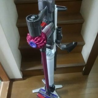 ダイソン(Dyson)のdyson v6 ｢F-ff.(3エフ)｣Fフューシャ-ff スタンド付き(掃除機)