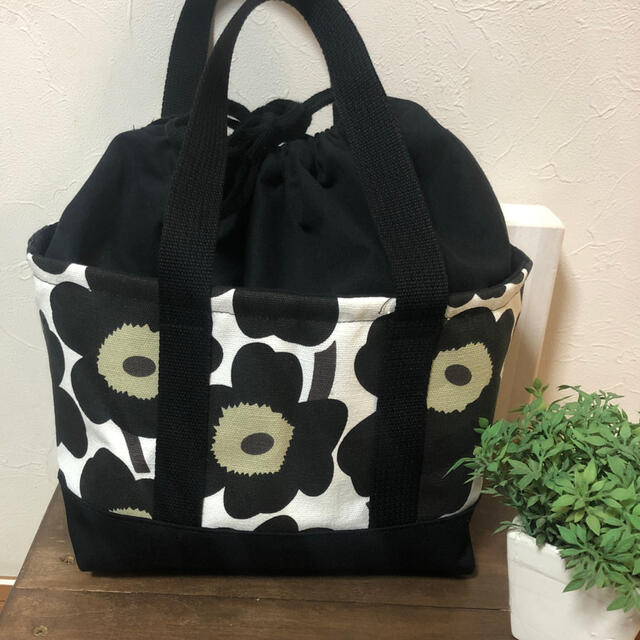 marimekko(マリメッコ)のマリメッコ　ウニッコ柄　ランチトートバッグ  ハンドメイド　ランチバック ハンドメイドのファッション小物(バッグ)の商品写真