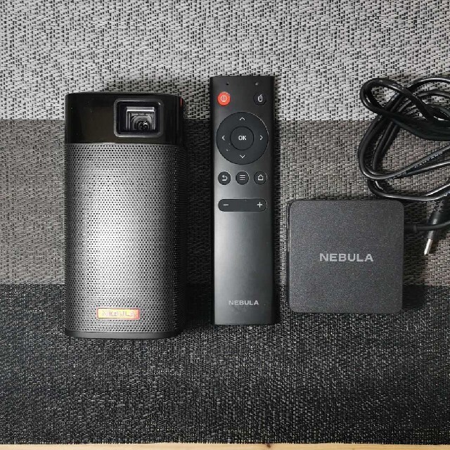 Anker Nebula Apollo D2410 ホームプロジェクター スマホ/家電/カメラのテレビ/映像機器(プロジェクター)の商品写真