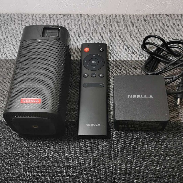 Anker Nebula Apollo D2410 ホームプロジェクター スマホ/家電/カメラのテレビ/映像機器(プロジェクター)の商品写真