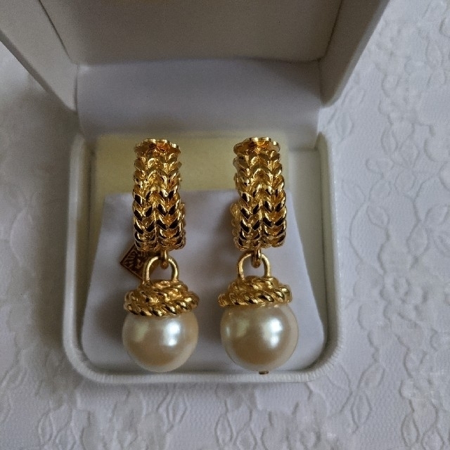 ANNE KLEIN(アンクライン)のVintageヴィンテージゴールドイヤリング レディースのアクセサリー(イヤリング)の商品写真