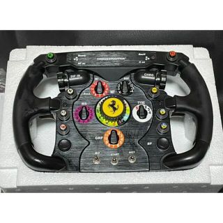 プレイステーション4(PlayStation4)のスラストマスター　F1ステアリング(家庭用ゲーム機本体)