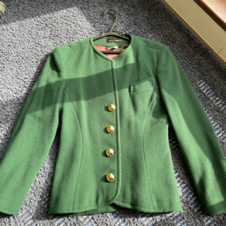 【美品】イギリス製　グリーンのジャケット(ノーカラージャケット)