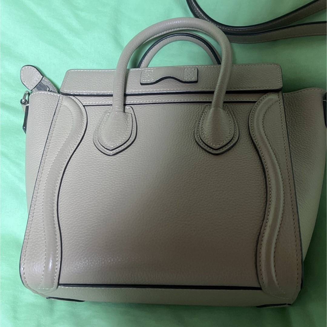 celine(セリーヌ)のセリーヌ　ラゲージ　ナノ　デューン レディースのバッグ(ショルダーバッグ)の商品写真