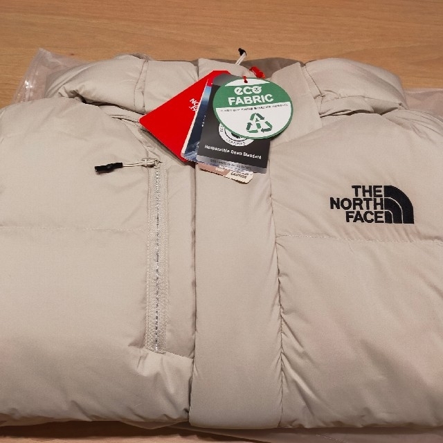 THE NORTH FACE(ザノースフェイス)の【再入荷】【日本未発売】ECO AIR DOWN JACKETライトベージュ　S メンズのジャケット/アウター(ダウンジャケット)の商品写真