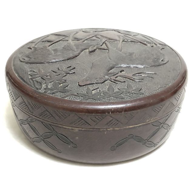 時代物 丸形お菓子箱 木製鹿彫刻堆漆器 茶道具 ウブ品 日本古玩