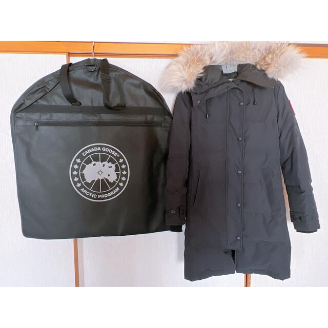 CANADA GOOSE(カナダグース)のカナダグース　コート レディースのジャケット/アウター(ダウンジャケット)の商品写真