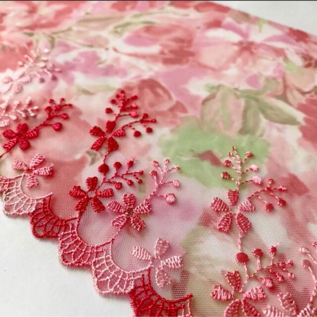 レッド　花柄チュール　刺繍　チュールレース　1m ハンドメイドの素材/材料(生地/糸)の商品写真