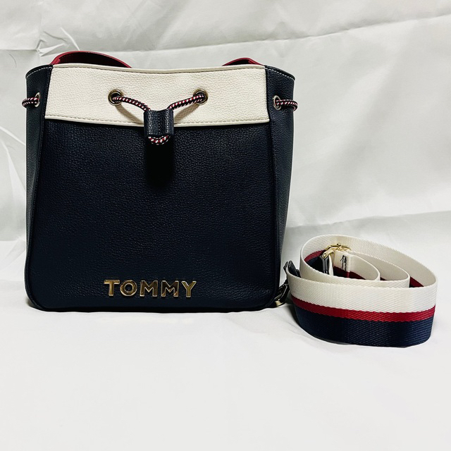 TOMMY HILFIGER(トミーヒルフィガー)のTOMMY HILFIGER  マルチ　ハンド&ショルダー　バッグ　美品 レディースのバッグ(ショルダーバッグ)の商品写真