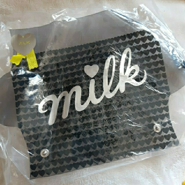 MILK(ミルク)のMILK　ミルク　クリアポーチ　ハート♡　メガネケース　ペンケース　ペンポーチ レディースのファッション小物(ポーチ)の商品写真