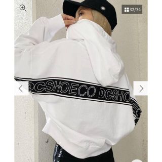 ジェイダ(GYDA)のDC×GYDA BACK LOGO LINEショートパーカー(パーカー)