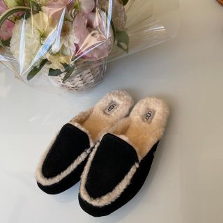 アグ(UGG)のUGGスリッパ(スリッパ/ルームシューズ)