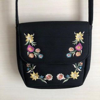 アナスイ(ANNA SUI)のANNA SUI アナスイ　ショルダーバッグ　刺繍　フラワーモチーフ(ショルダーバッグ)